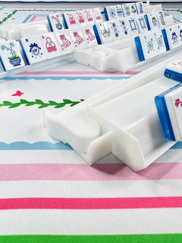 Acrylic Rack Close Up with tiles